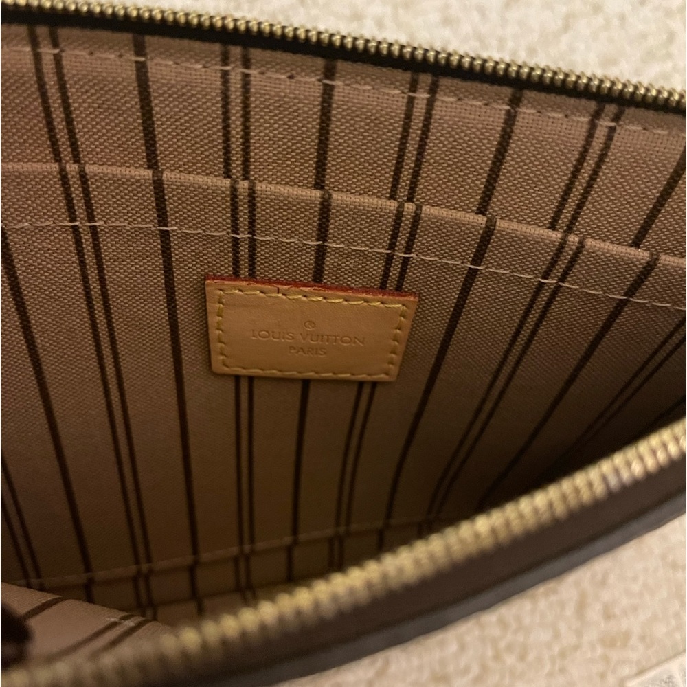Louis Vuitton Pochette